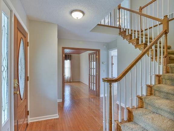 3rd image of 218 Bart Green Dr