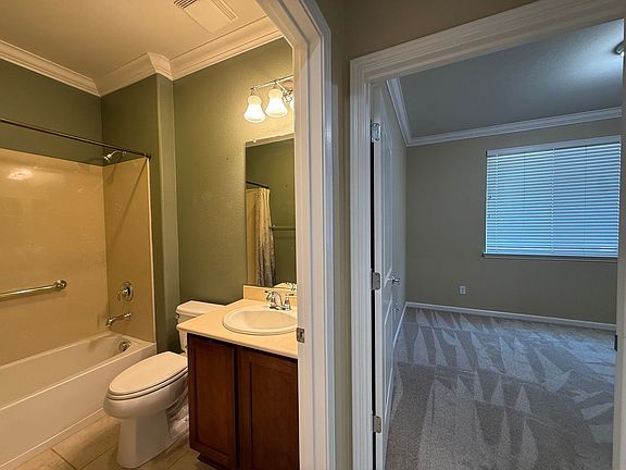 4th image of 7437 Bloomsbury Way