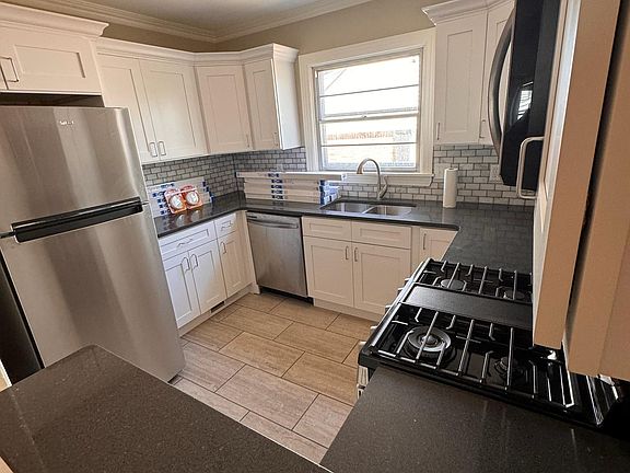 4th image of 3765 Kearney Ave