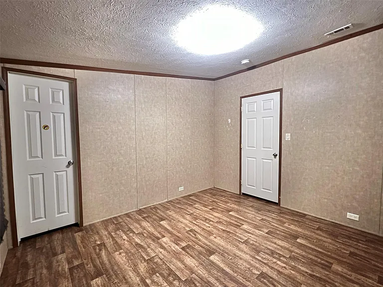 16381 Hunters Green Dr — Photo 13