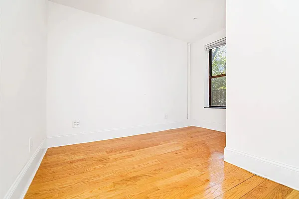 Rented by REAL New York | media 9