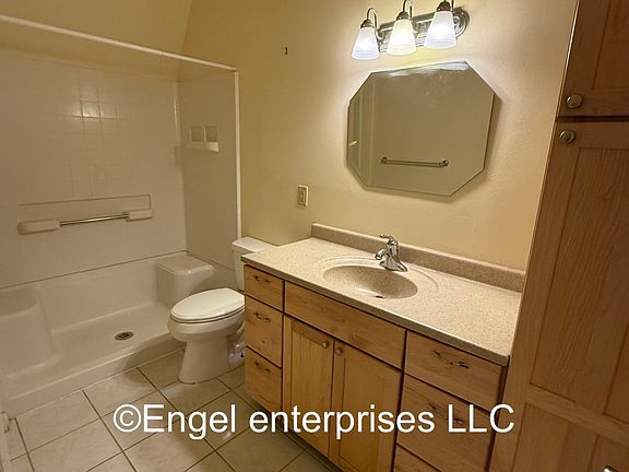 4th image of 216 S Fillmore St APT A