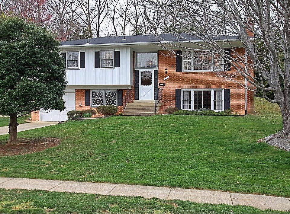 2nd image of 4712 King Carter Ct