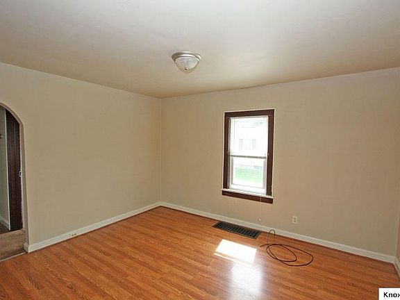 4th image of 114 Ames St