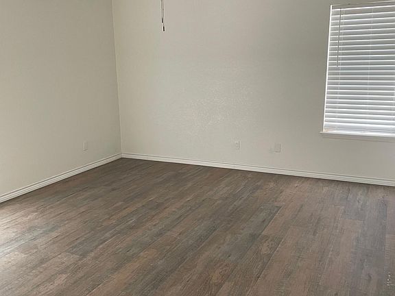 3rd image of 4106 Pawnee Dr APT A