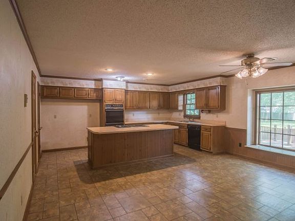 5th image of 2948 Country Place Dr W