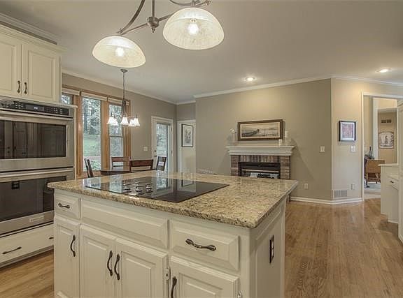 4th image of 4309 NE Courtney Dr