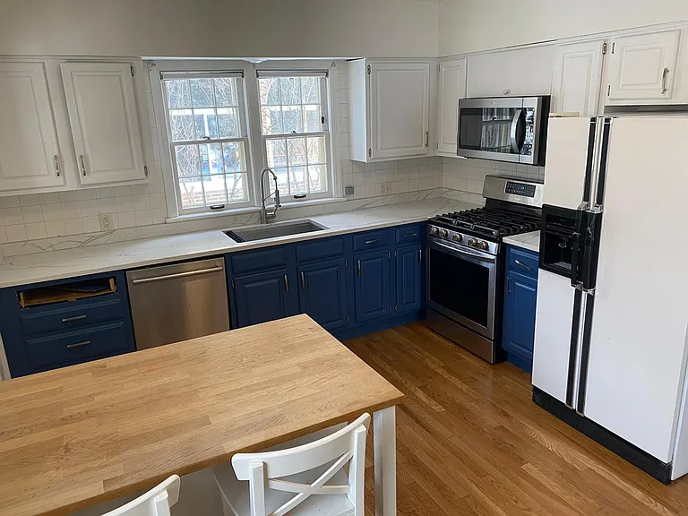 302 N Esther St — Photo 7