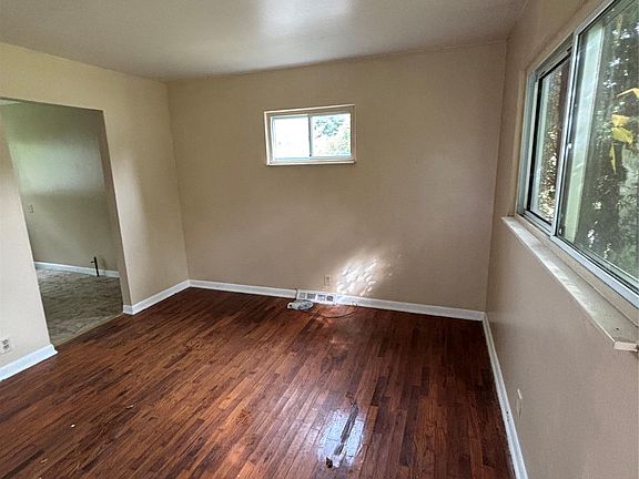 5th image of 2719 Branch Rd