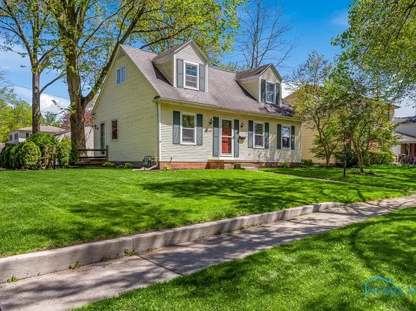 6168 Meadowvale Dr, Toledo, OH 43613