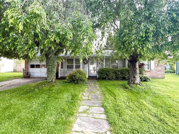 108 Bryan Dr, Saint Marys, WV 26170