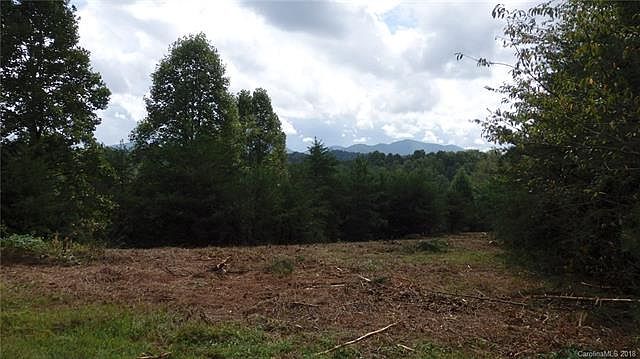 1st image of 17 Chapel Hill Ln