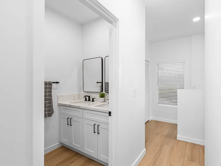 6916 Eberhart St — Photo 21