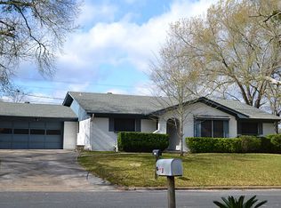 2100 Avenue T, Huntsville, TX 77340