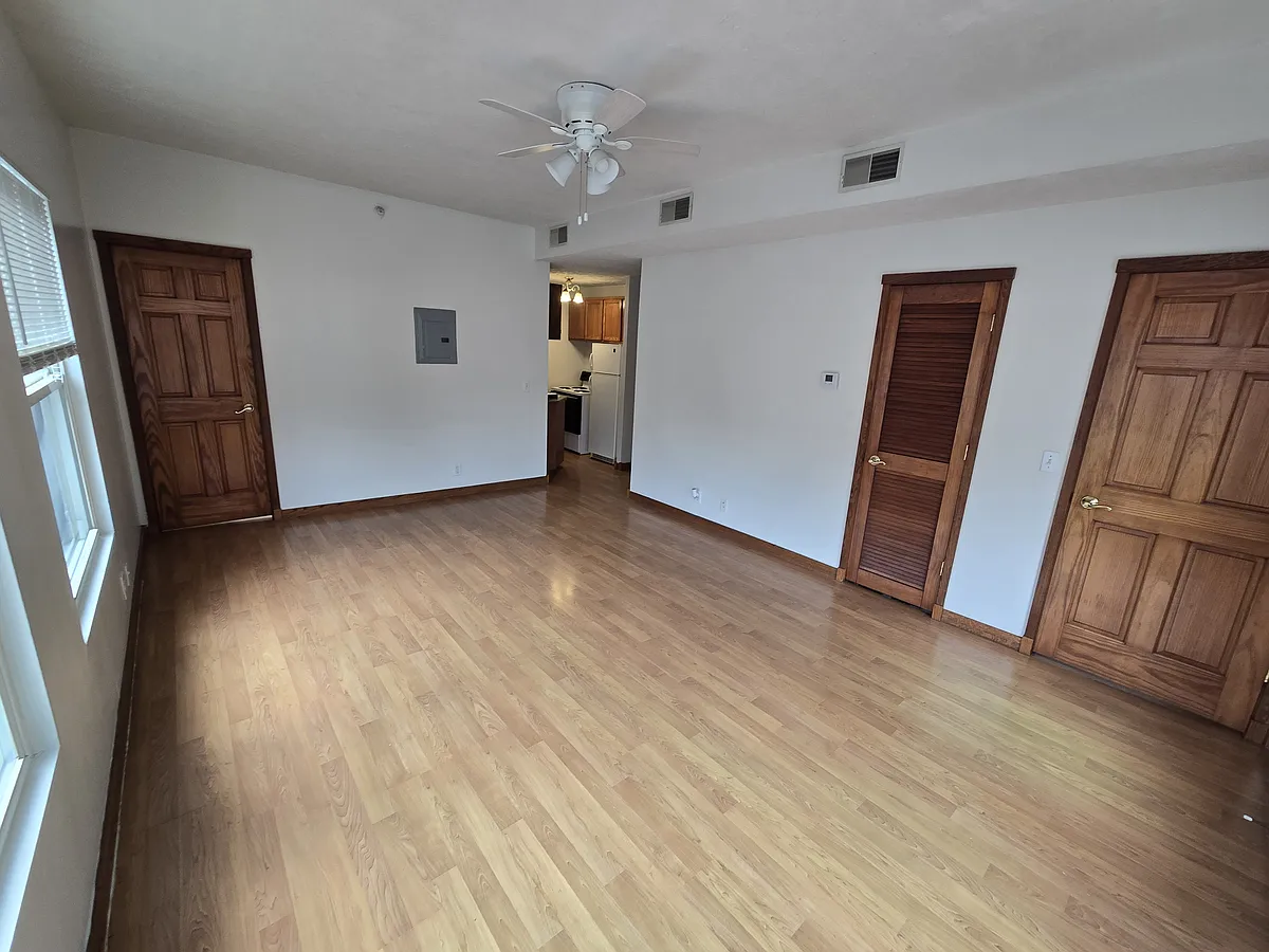 Building Photo - 255 N 25th St