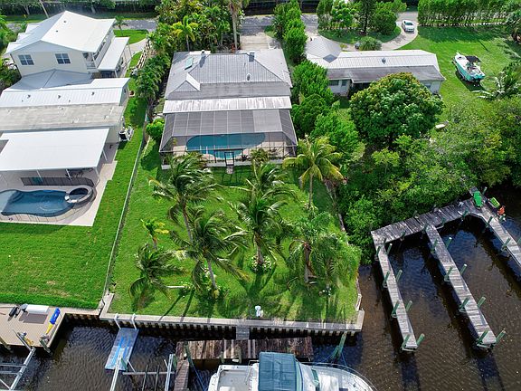 2nd image of 107 SW Riverway Blvd