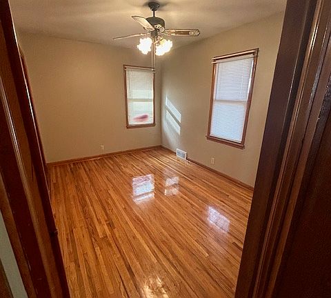 4th image of 77 Faircrest Dr