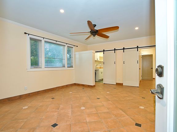 3rd image of 1055 Petra Dr #B