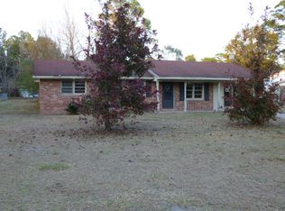 216 2nd St, Baxley, GA 31513