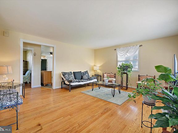 4th image of 749 Audrey Ln