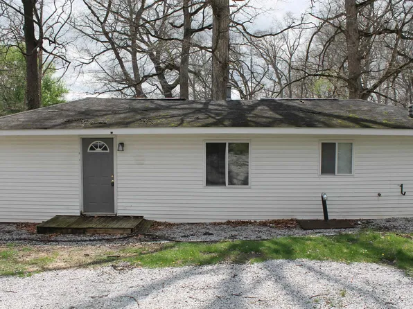 7909 N Tecumseh Rd, Walkerton, IN 46574