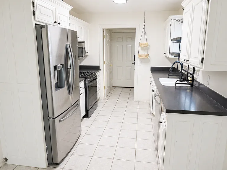 5601 E Country Rdg — Photo 6