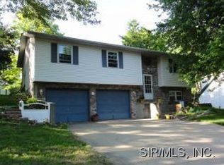 20 Hickory Hill Ln, Glen Carbon, IL