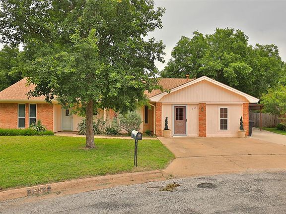 2nd image of 1957 Chimneywood Ct