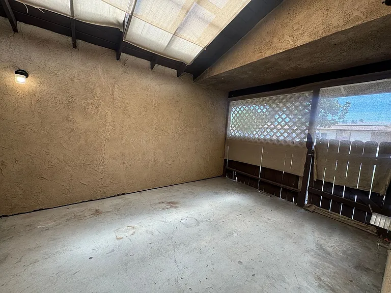 533 Montecito — Photo 14