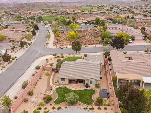 3111 E Slick Rock Rd, Washington, UT 84780