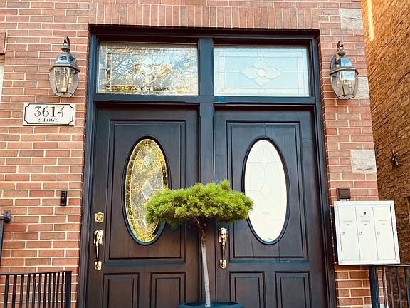 3rd image of 3614 S Lowe Ave #1