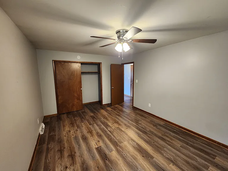 408 Meadow Ln — Photo 11