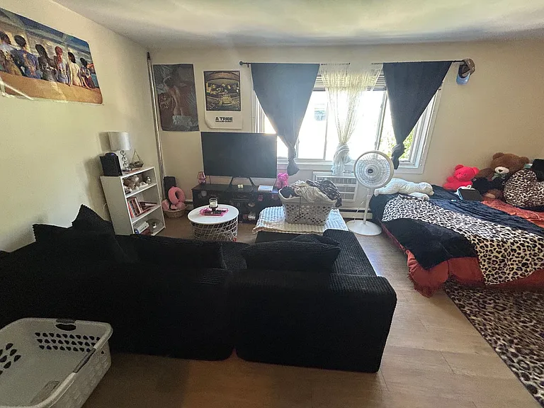 1535 N Van Buren St — Photo 27