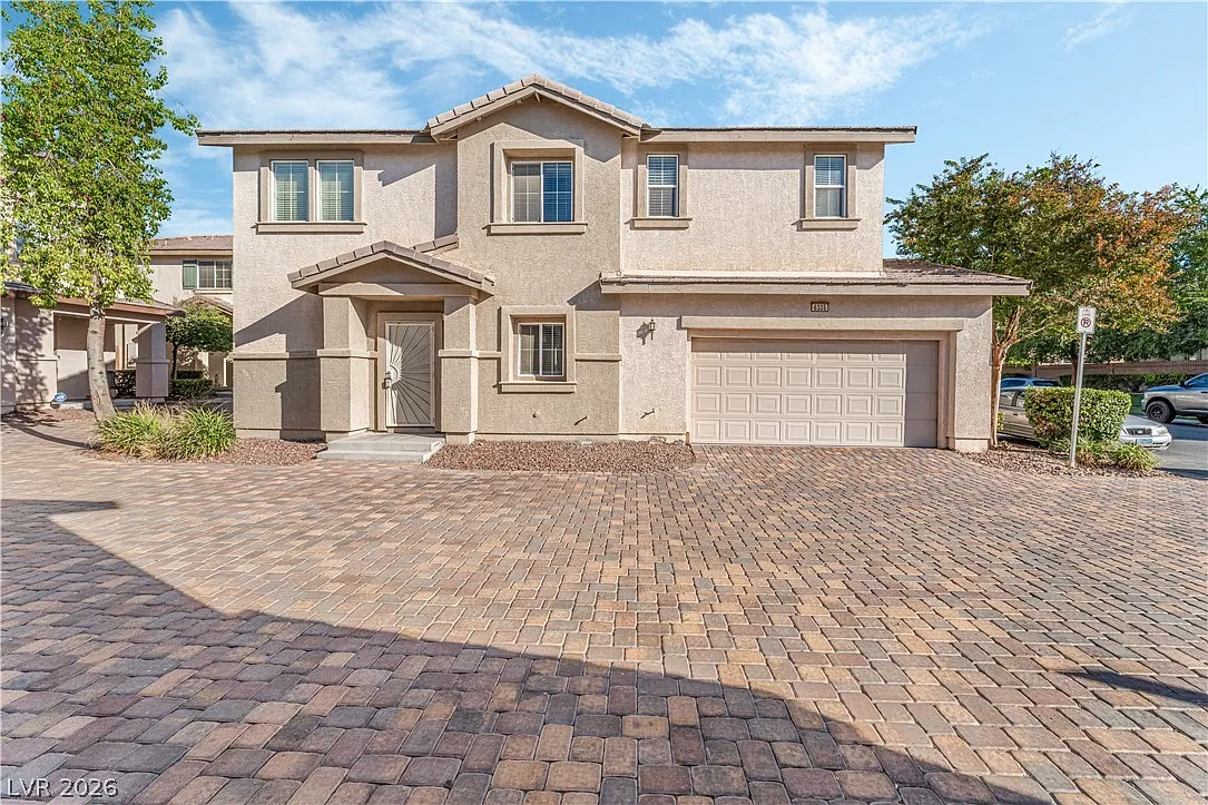 3 bed, 2.5 bath, 1364 sqft, $1,850 — Photo 2