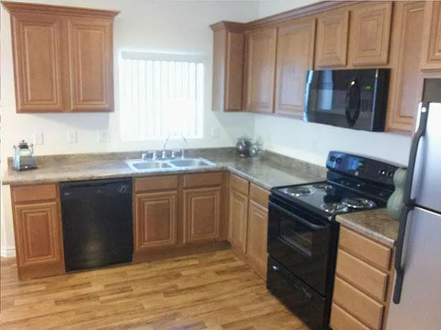 Villas at Viking Road — Photo 20