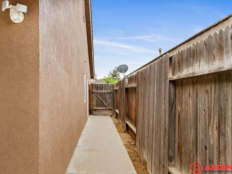5905 Oneida Falls Dr — Photo 30
