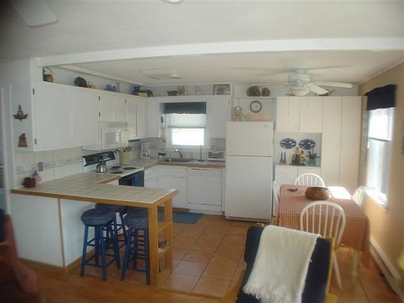 5th image of 211 47th St #1