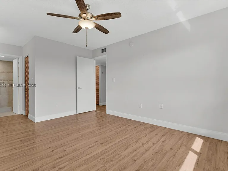 1121 SW 122nd Ave #412-2 — Photo 5