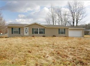64701 Westwood Dr, Lawton, MI 49065