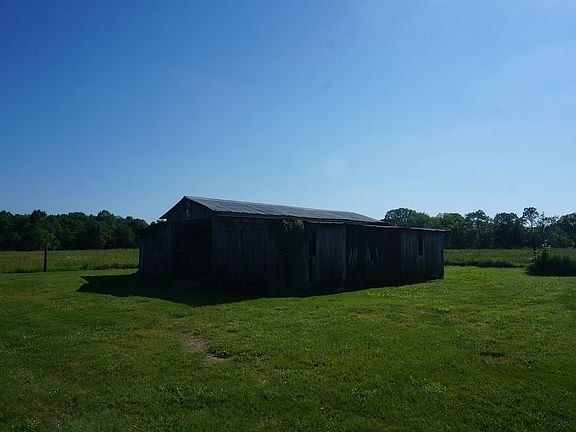 2nd image of 1785 Powell Ln