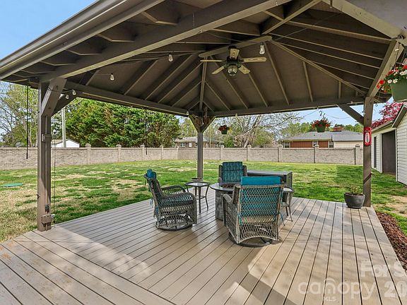 3rd image of 9202 Elgin Dr