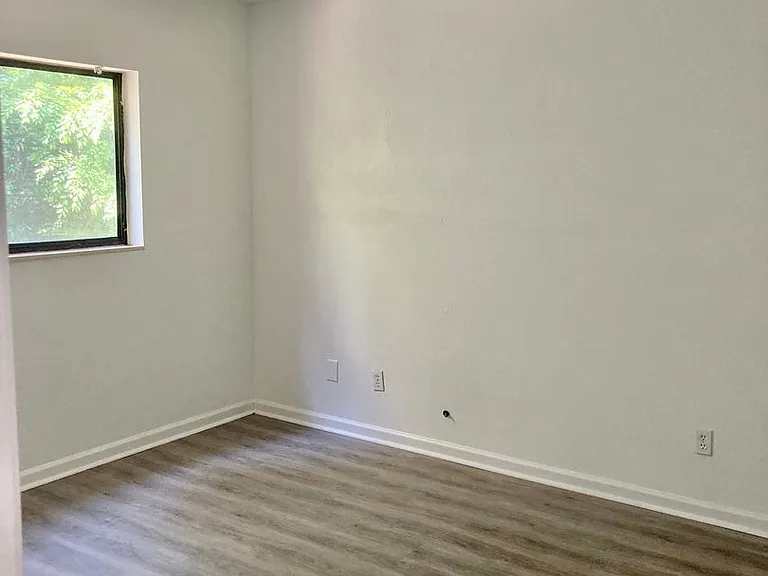 704 Windsong Cir — Photo 6