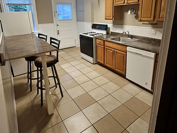 4th image of 4116 Russell Blvd #1