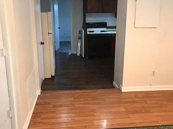 4th image of 736 W Columbia St