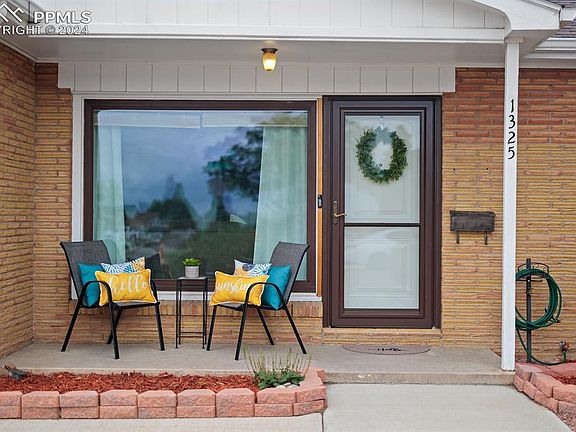 4th image of 1325 Cody Ave