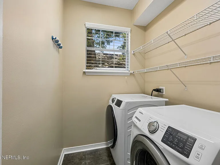 3987 America Ave — Photo 31