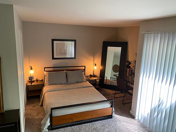 3rd image of 1704 Maple Pl #309