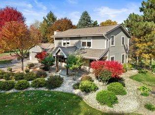 S46W32488 Highview Rd, Waukesha, WI 53189