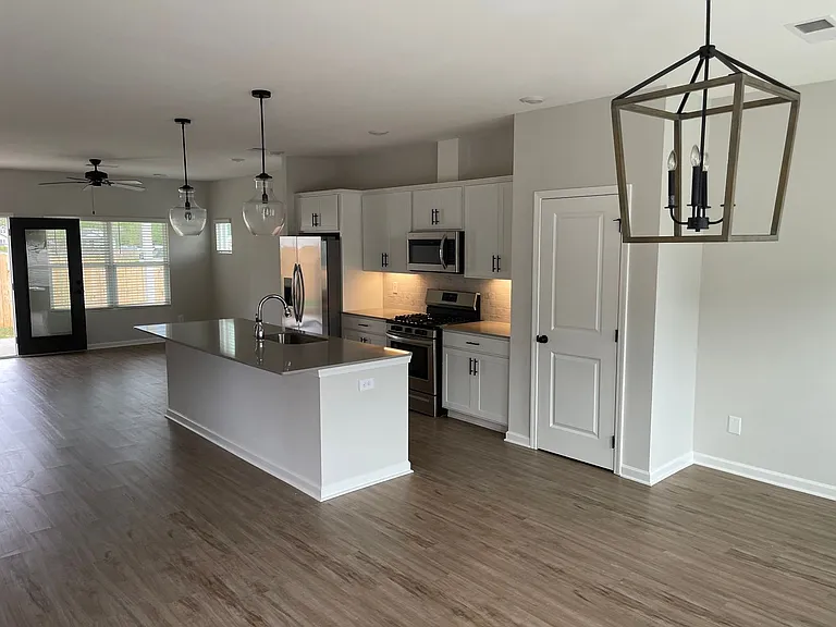 2819 Ridge Crest Ct — Photo 1