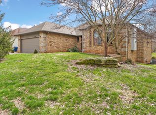 1264 W Pheasant Run St, Springfield, MO 65810
